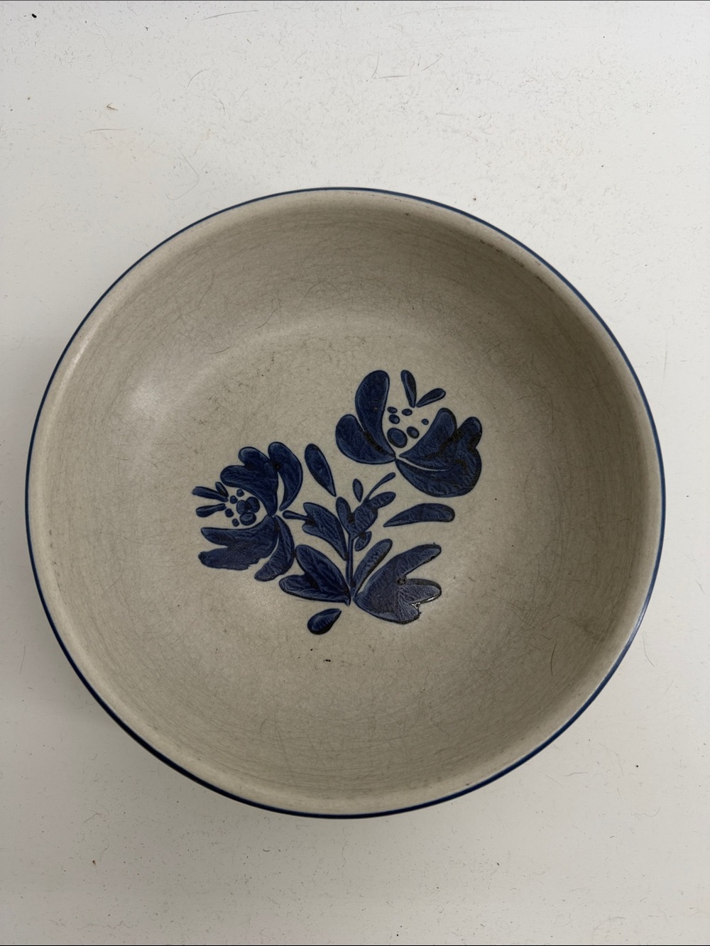Vintage Pfaltzgraff Yorktowne stoneware Blue floral folk art serving bowl